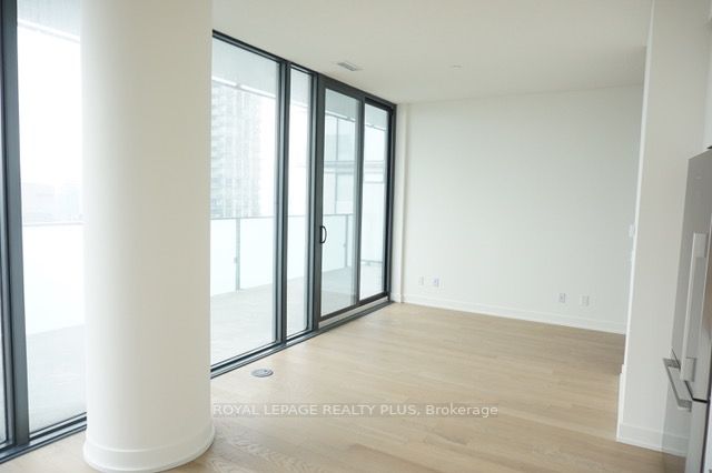 25 Richmond St E, #2416