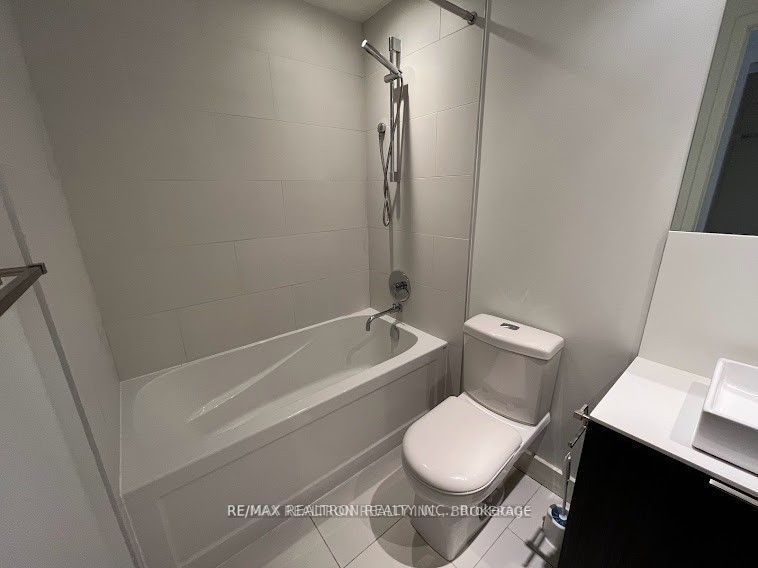 159 Dundas St E, #602