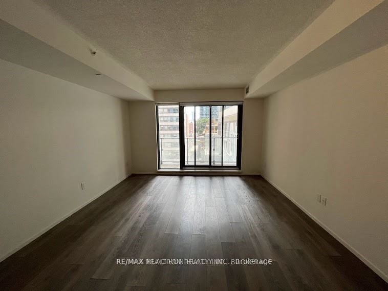 159 Dundas St E, #602