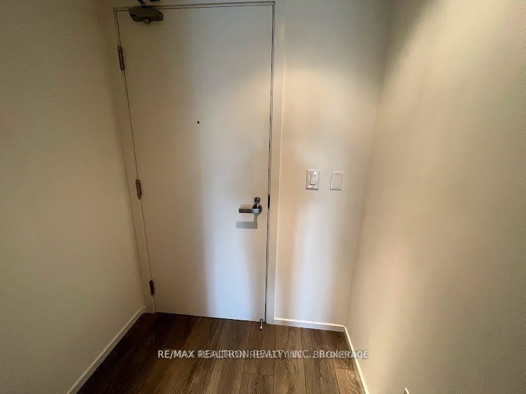 159 Dundas St E, #602