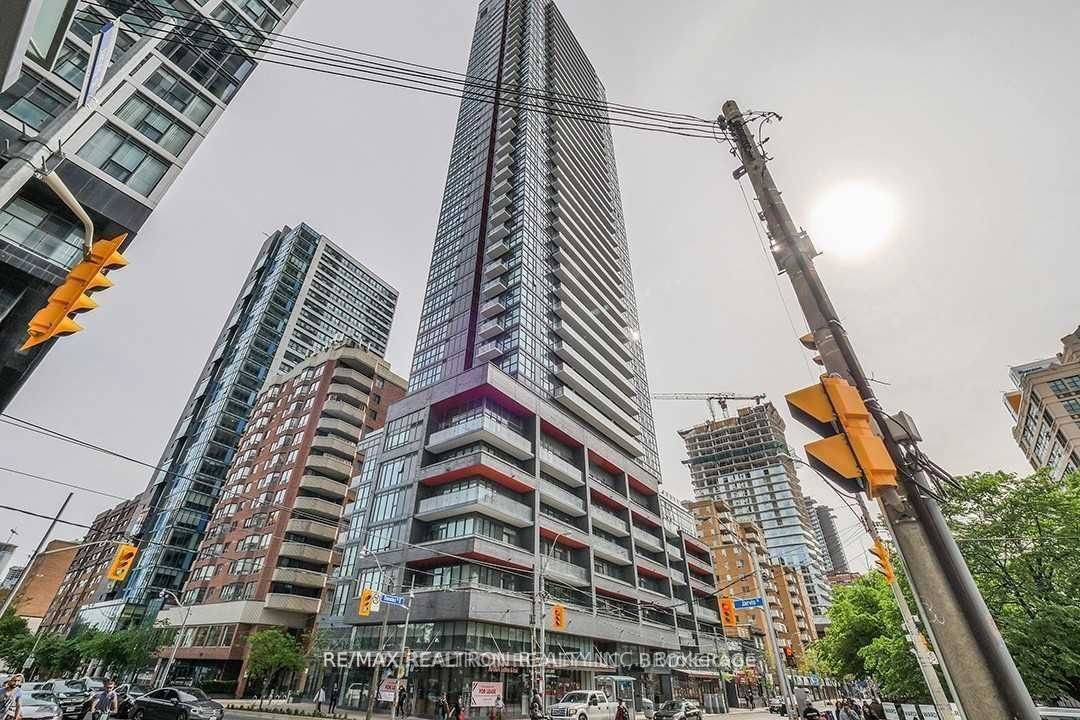 159 Dundas St E, #602