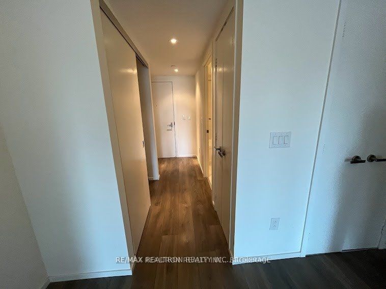 159 Dundas St E, #602