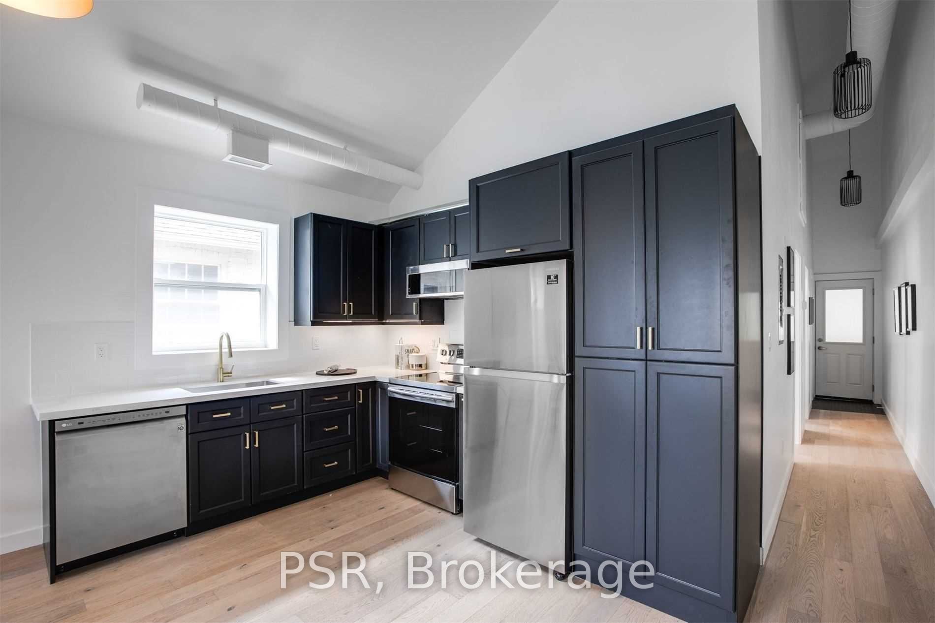 114 Braemar Ave, #Upper