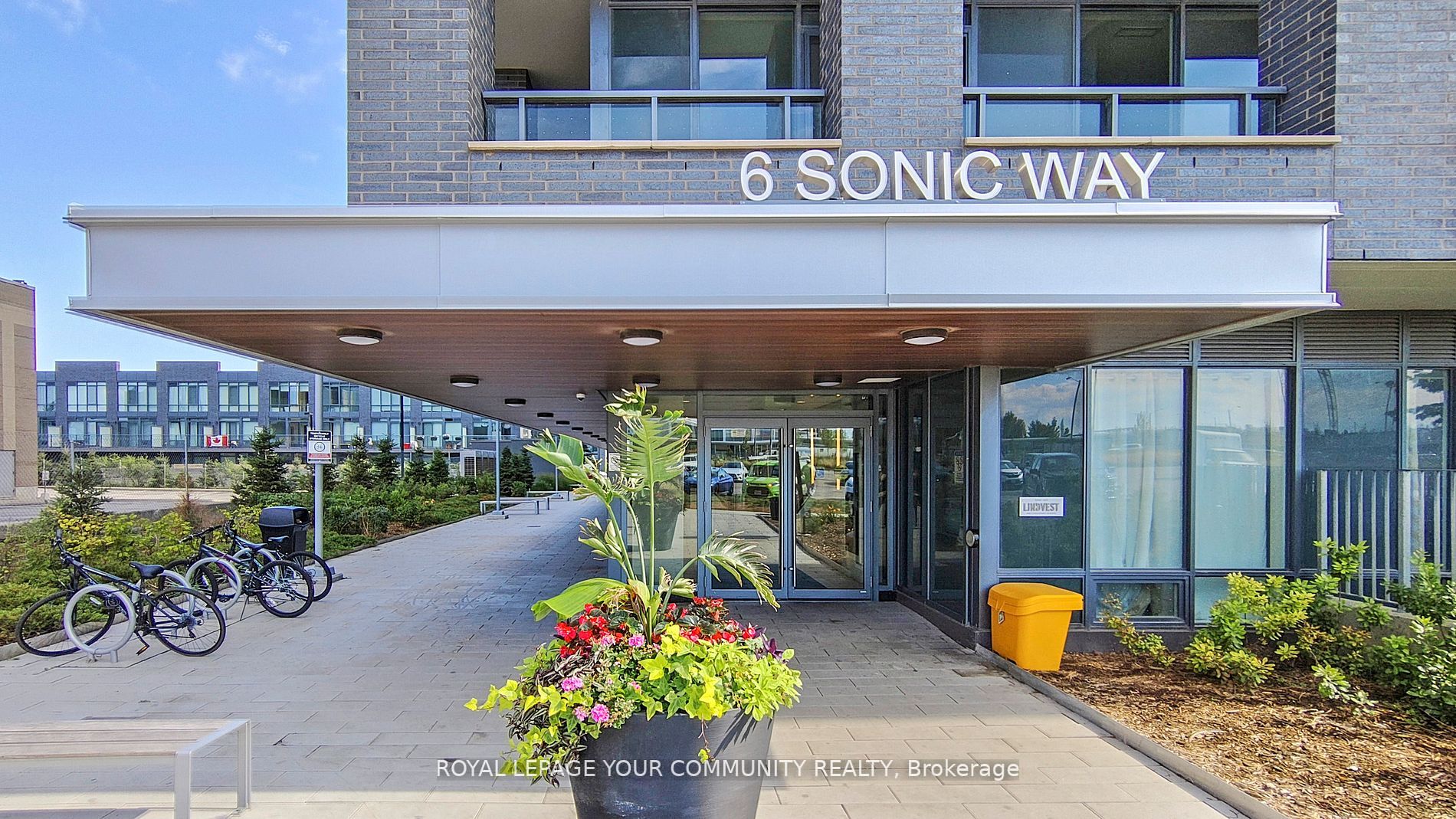 6 Sonic Way, #N307