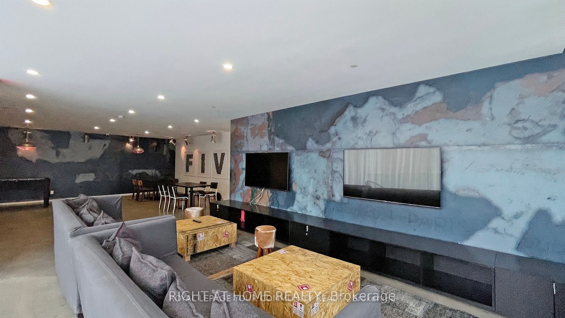 5 St. Joseph St, #1509