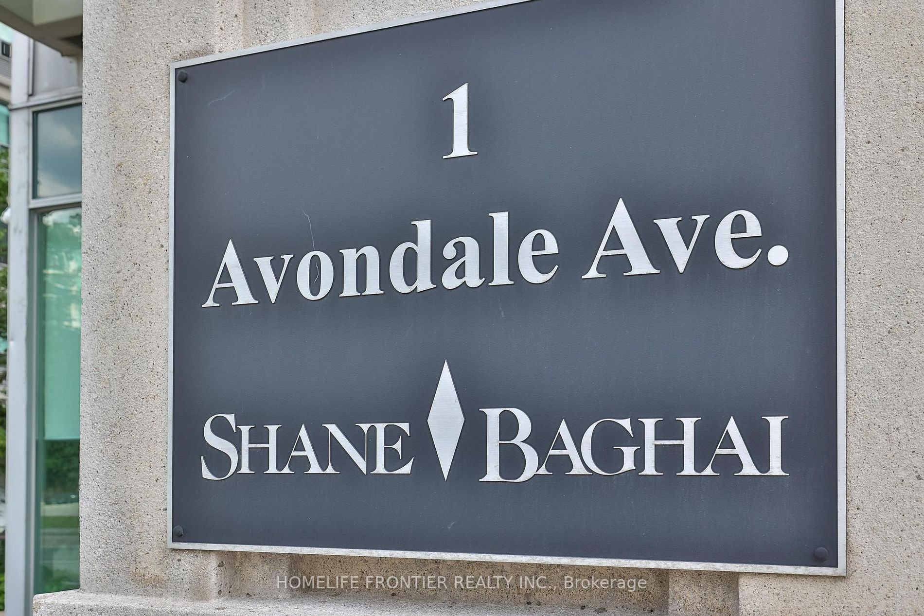 1 Avondale Ave, #702