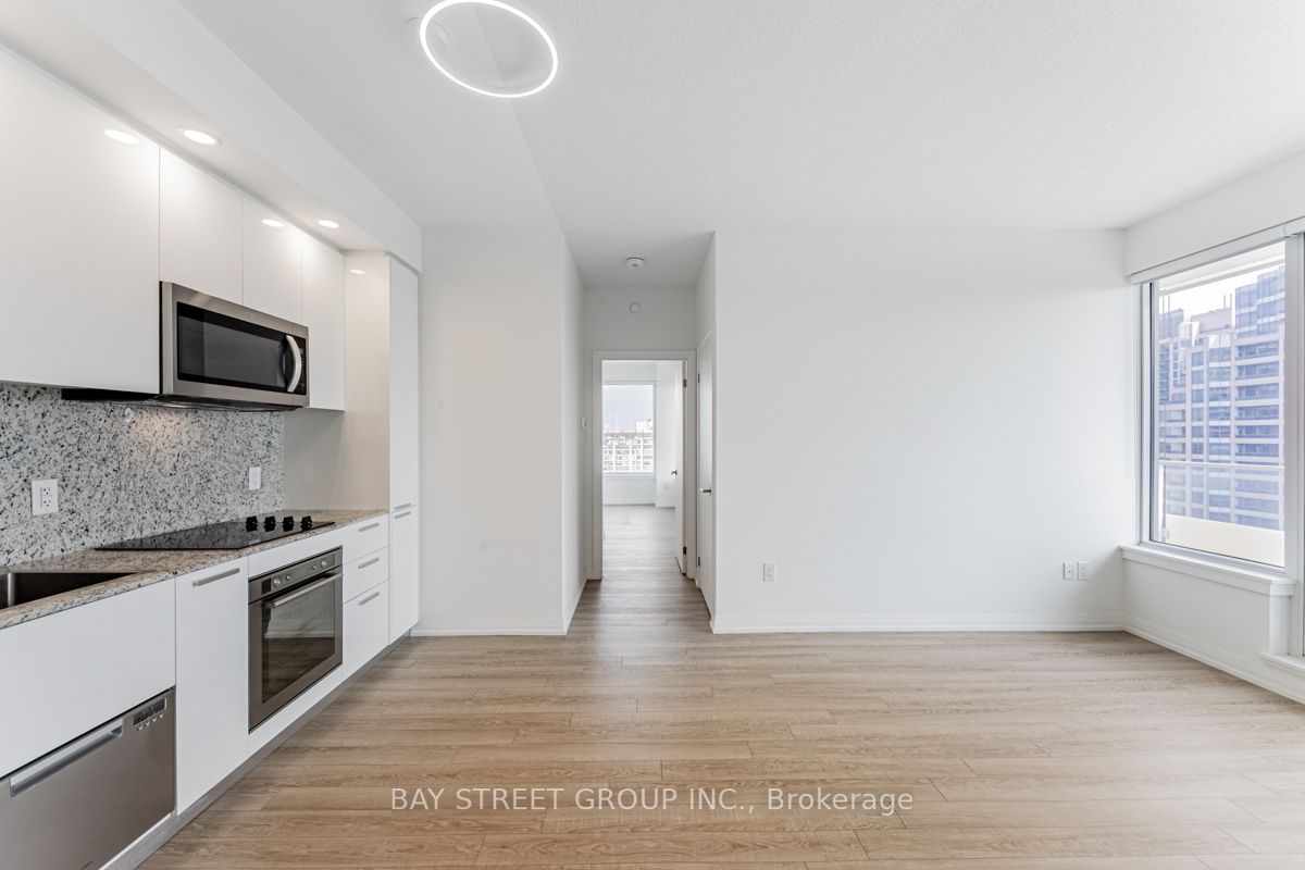 75 Canterbury Place, #2516