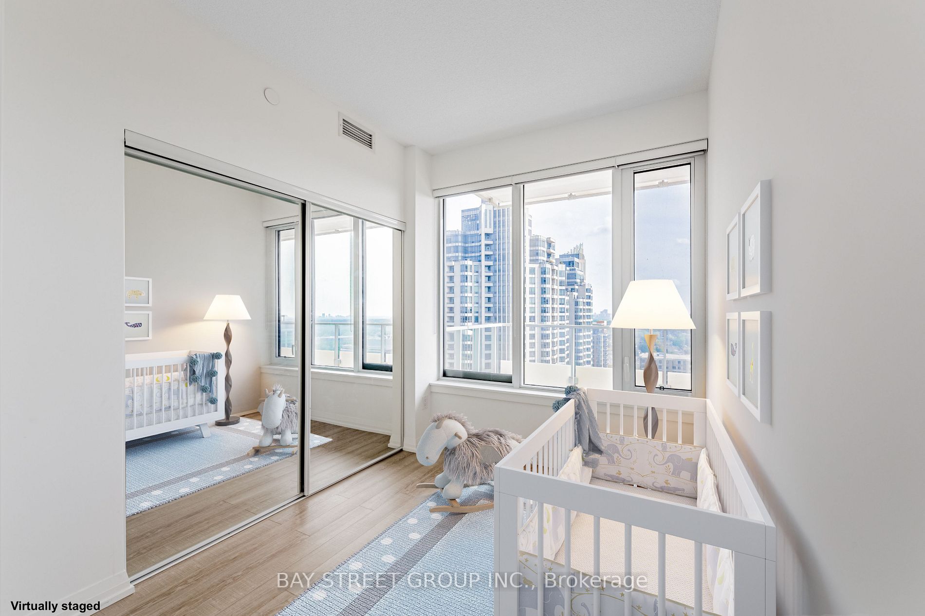 75 Canterbury Place, #2516