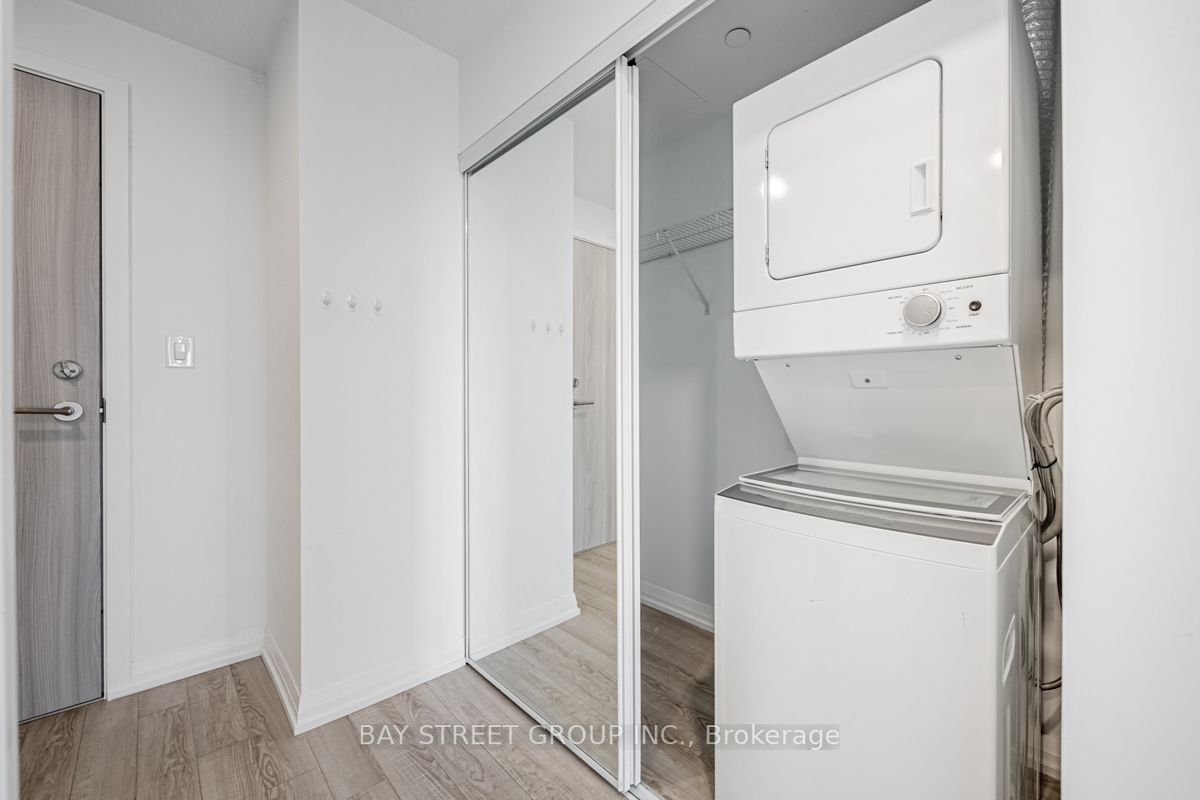75 Canterbury Place, #2516