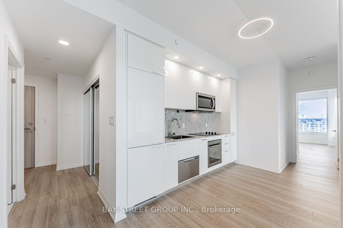 75 Canterbury Place, #2516