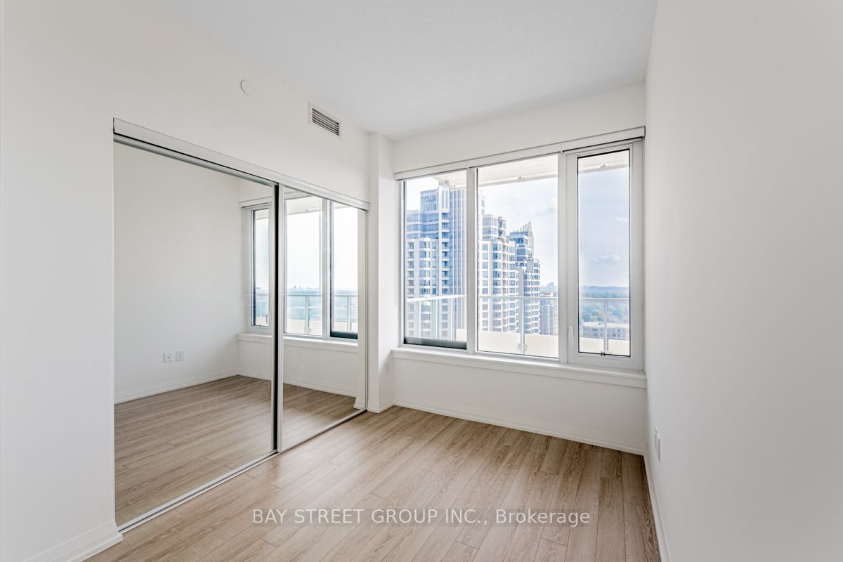 75 Canterbury Place, #2516