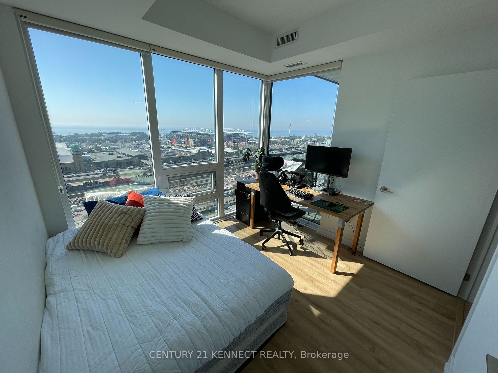 135 East Liberty St, #1312
