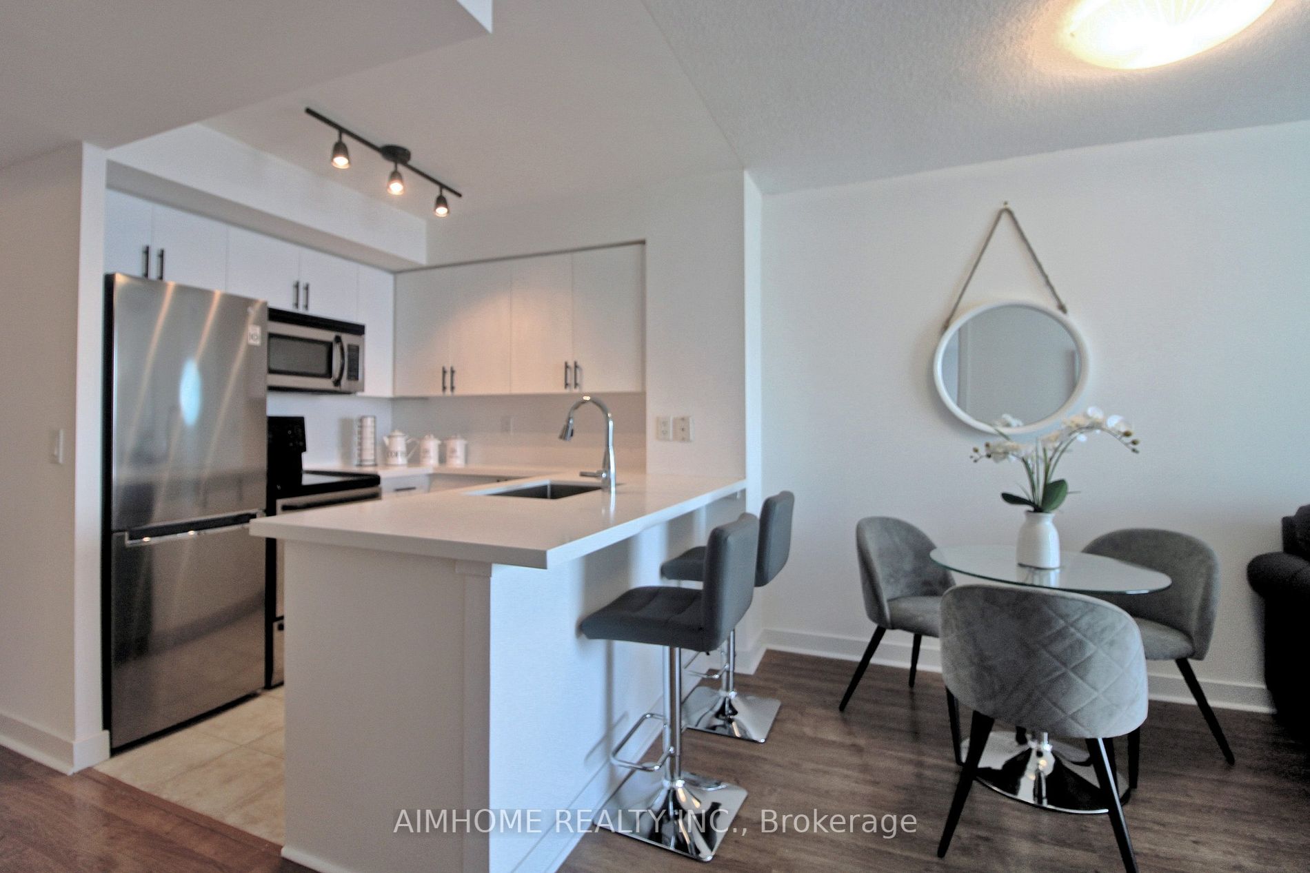 50 Lynn Williams St, #1906