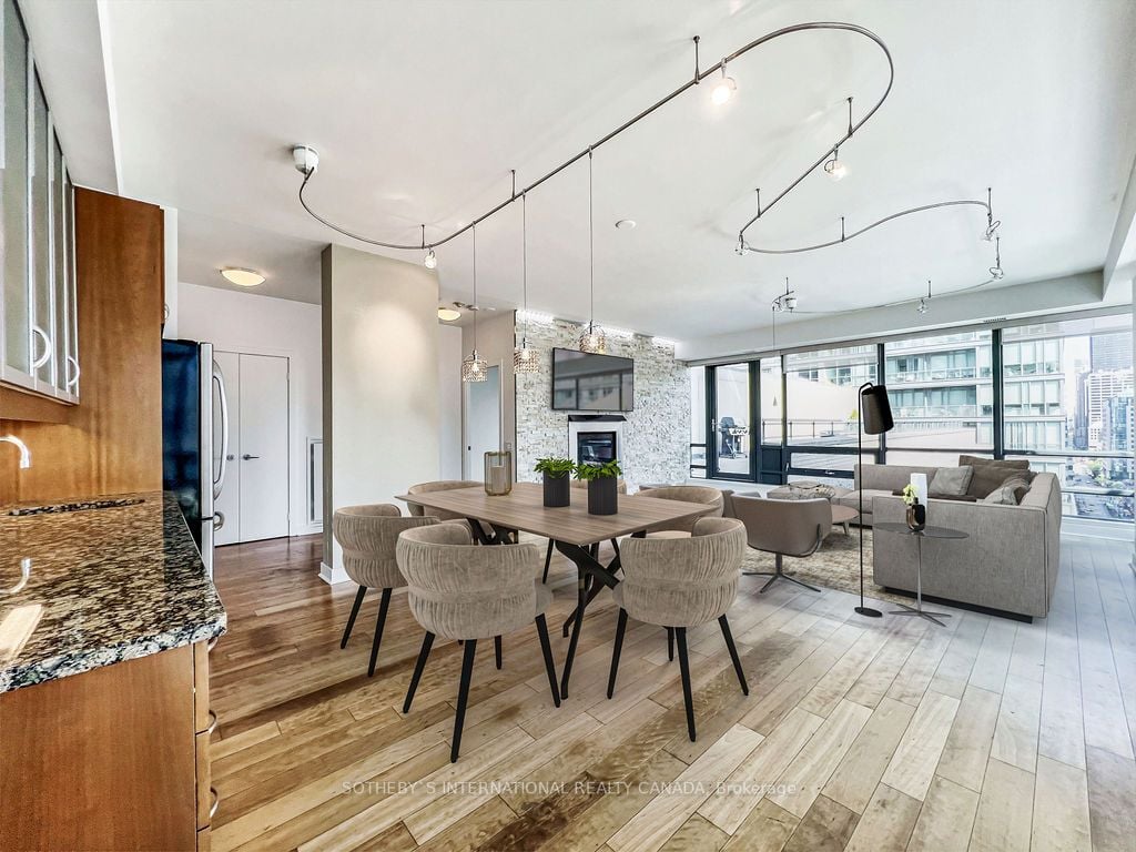 438 King St W, #1506