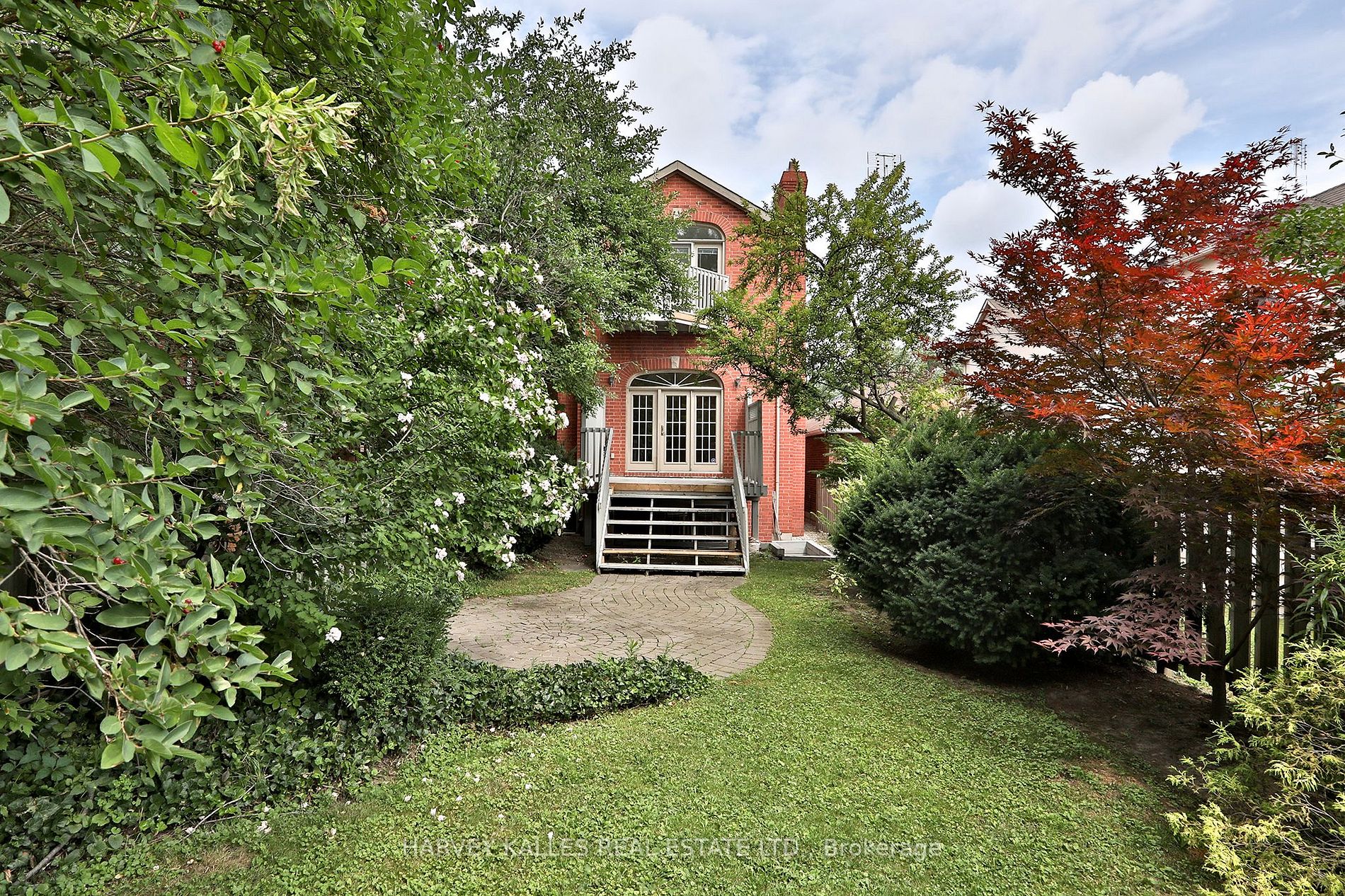 351 Deloraine Ave