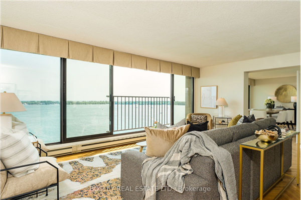 65 Harbour Sq, Toronto