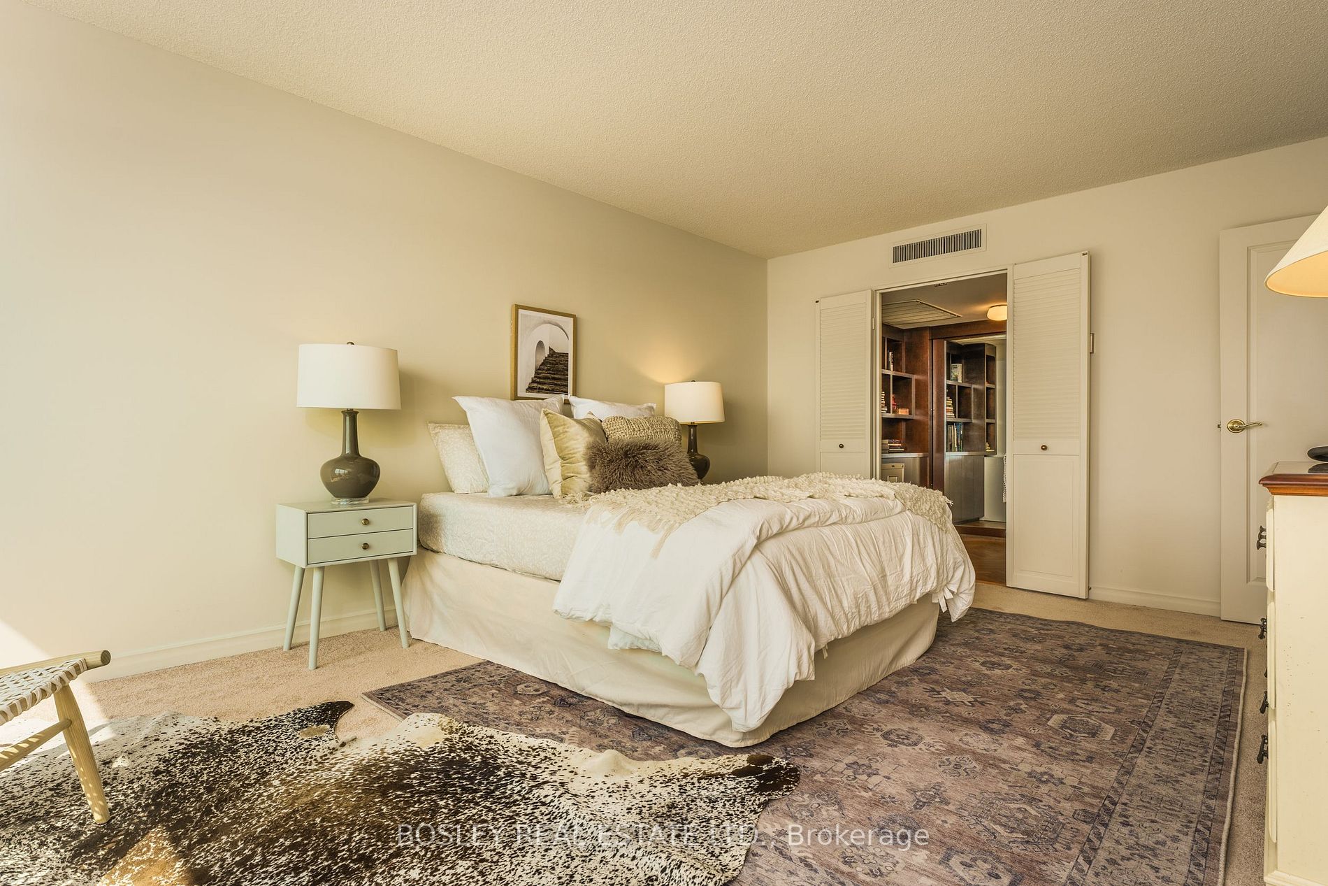 65 Harbour Sq, #1401