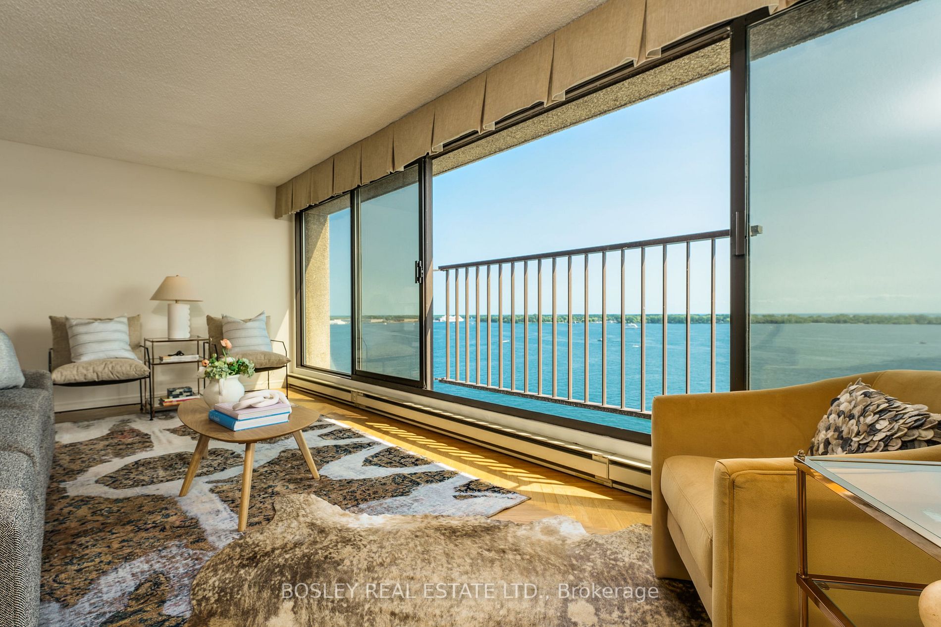 65 Harbour Sq, #1401