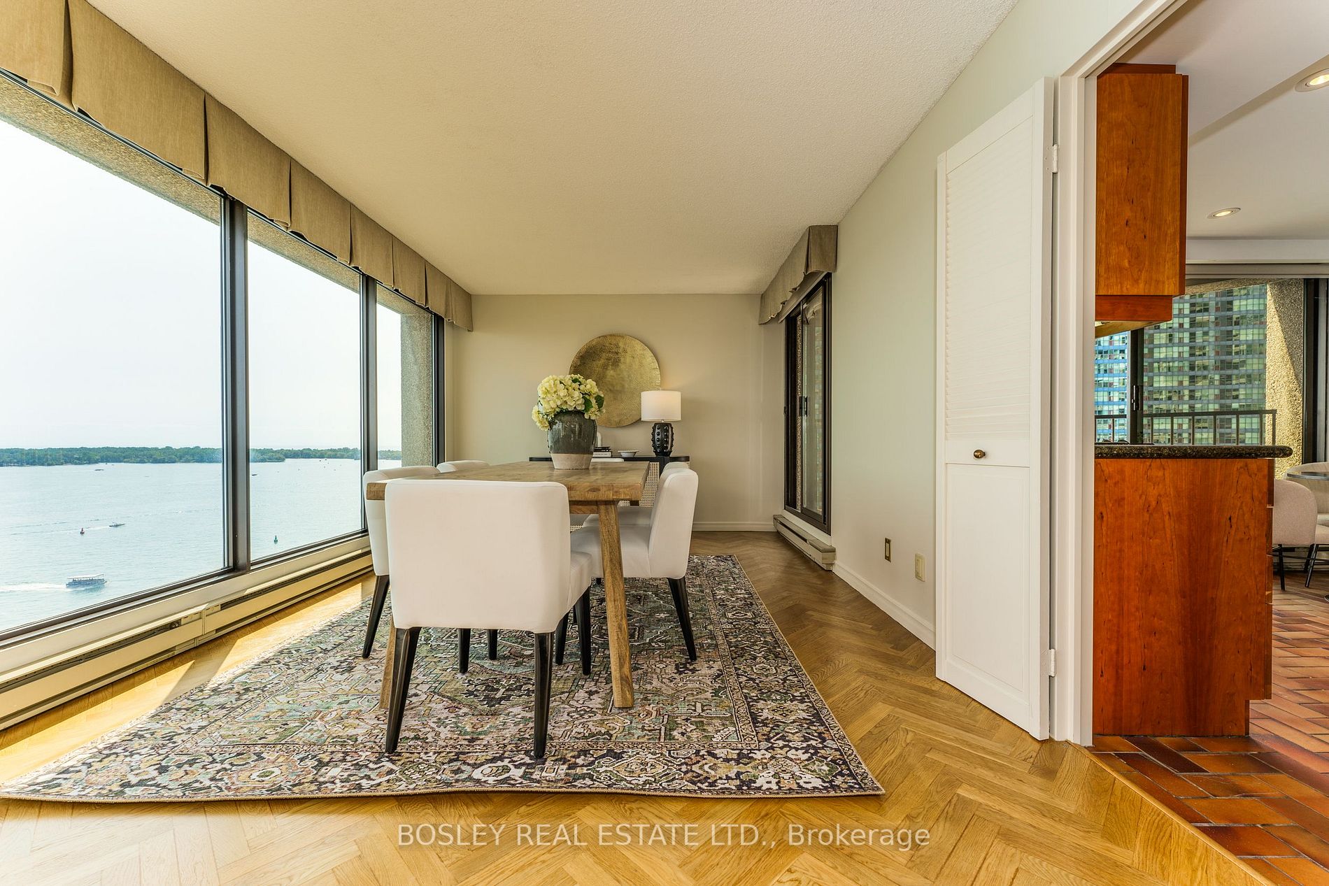 65 Harbour Sq, #1401