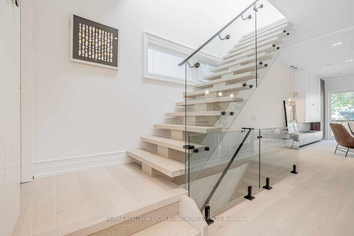 18B Florence Ave