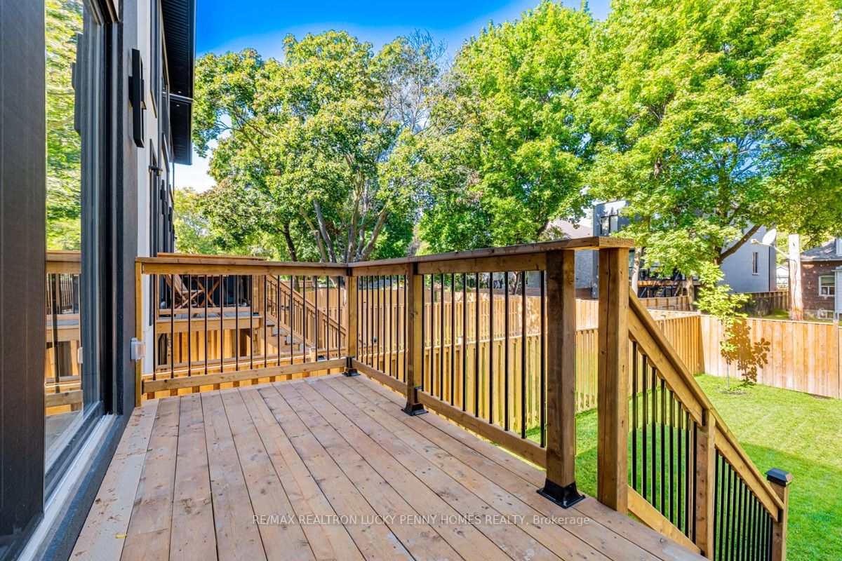 18B Florence Ave