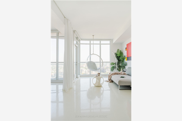 21 Iceboat Terr, Toronto