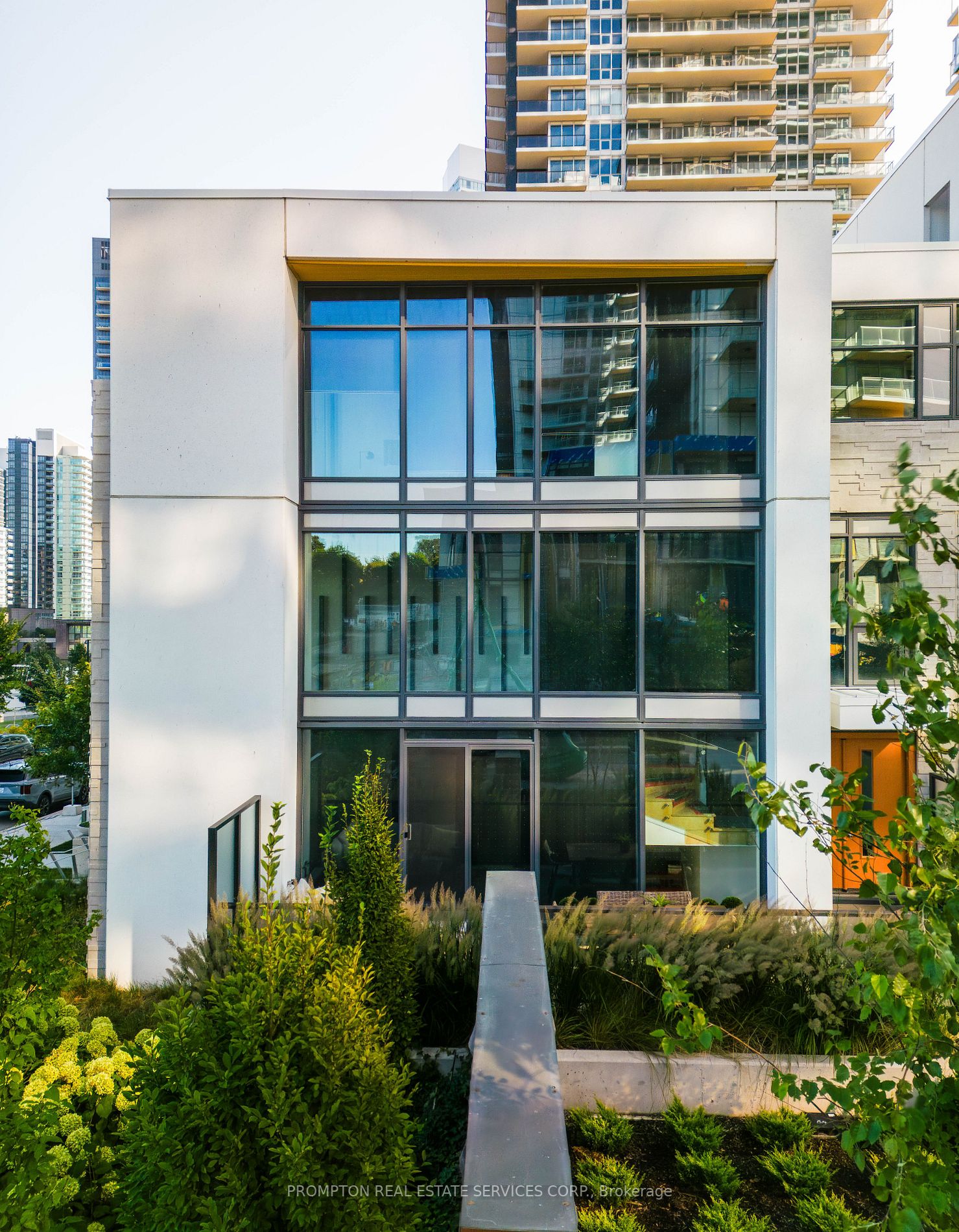 85 Mcmahon Dr, #V208