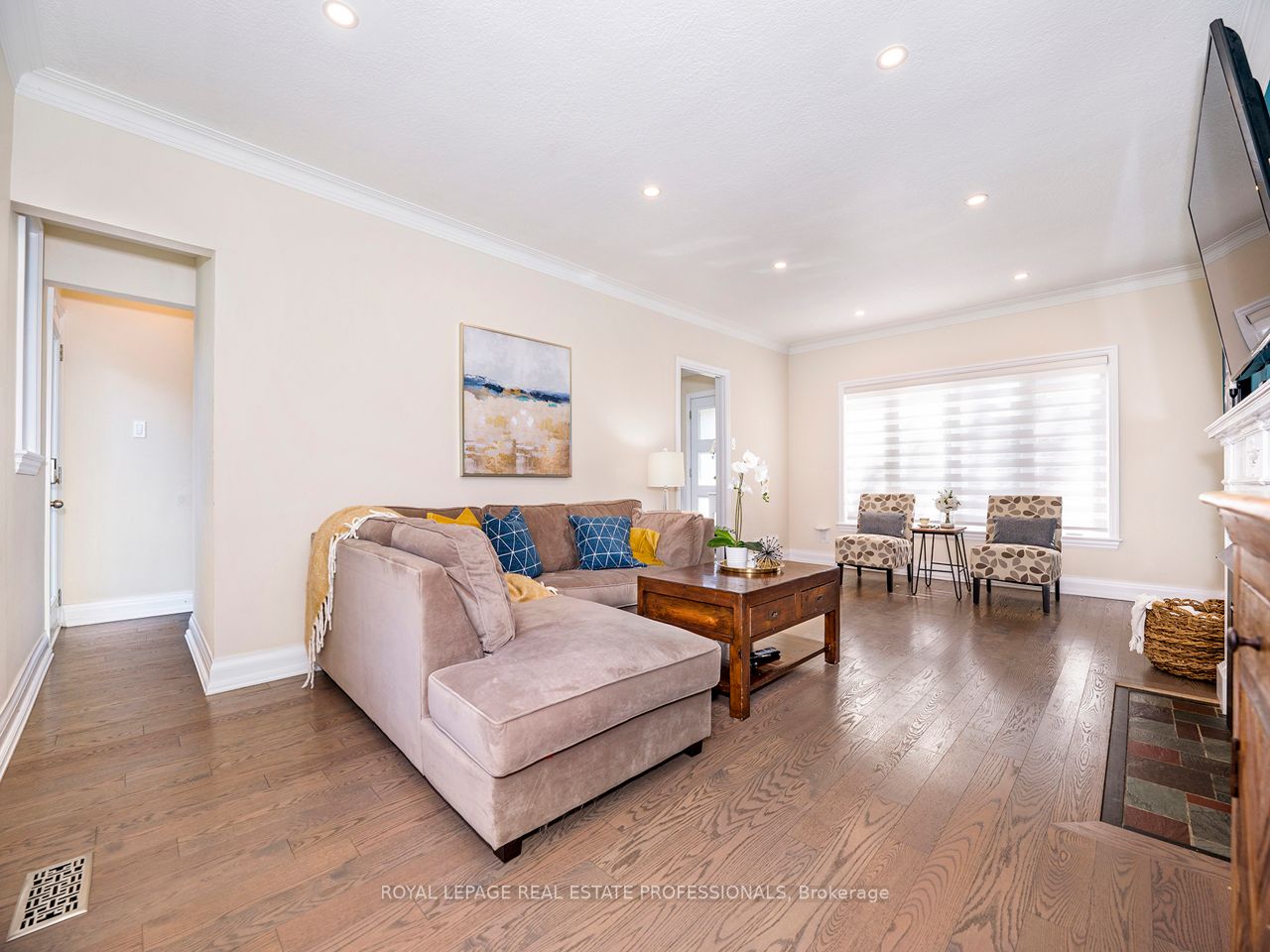 24 Armour Blvd