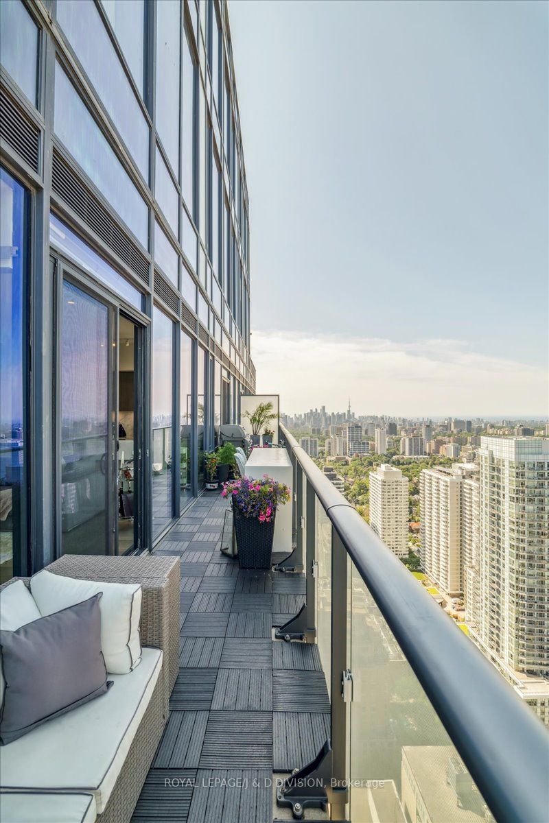 161 Roehampton Ave, #4501