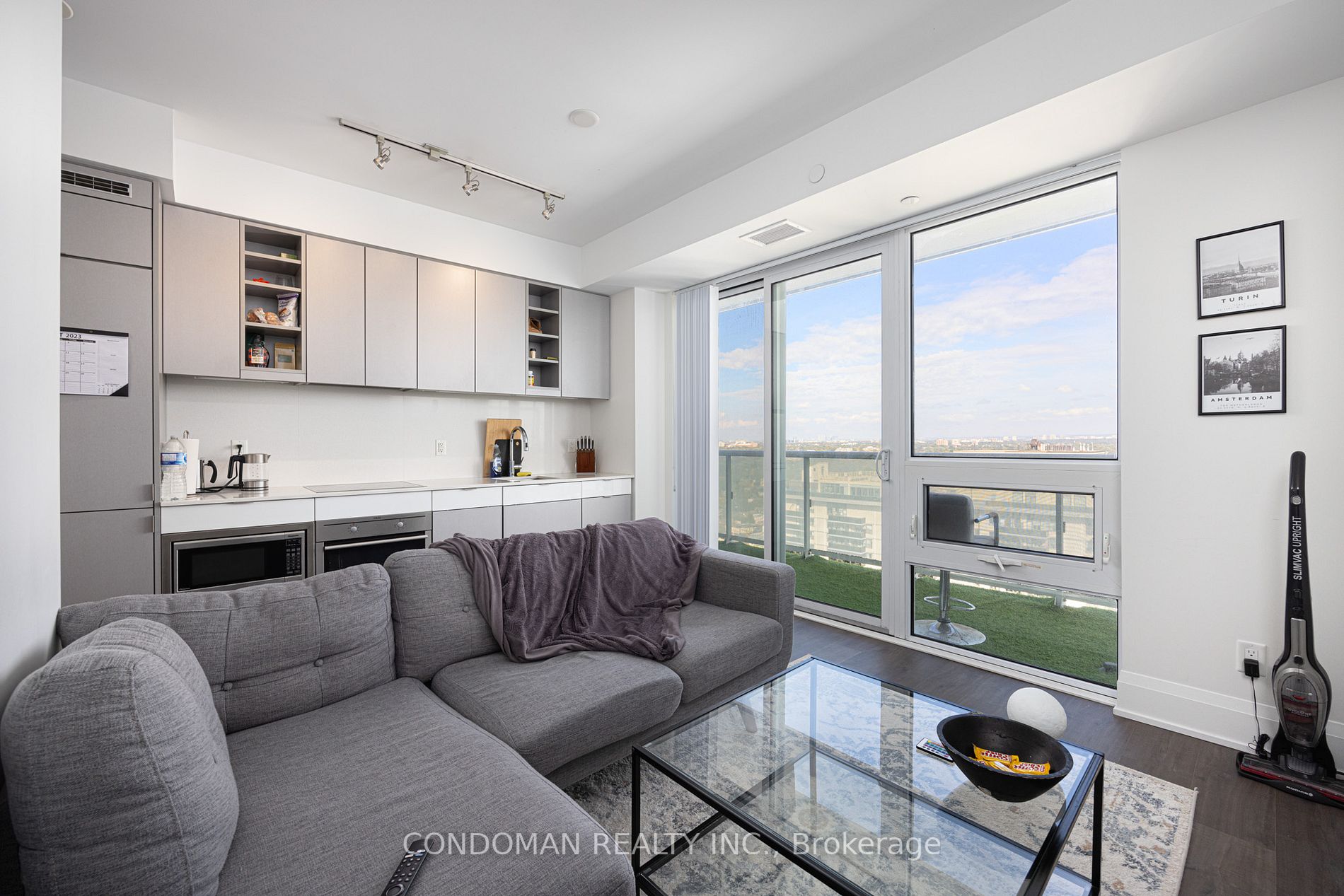 101 Erskine Avenue, #2701
