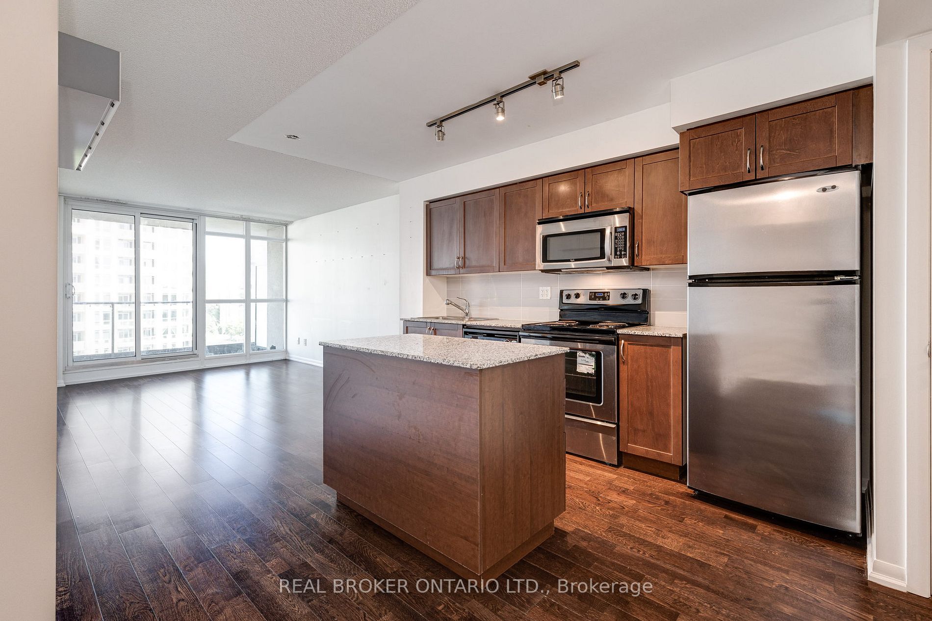 215 Fort York Blvd, #601