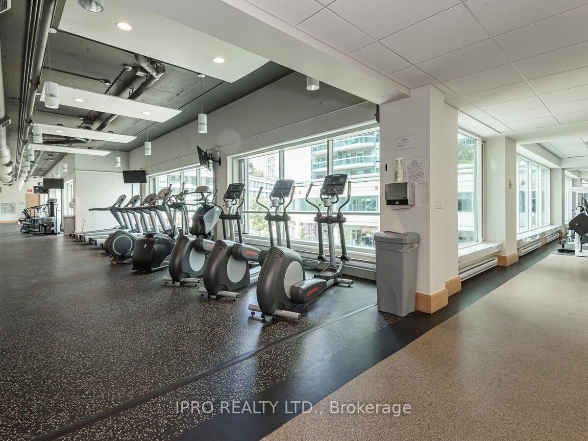 10 Yonge St, #1404