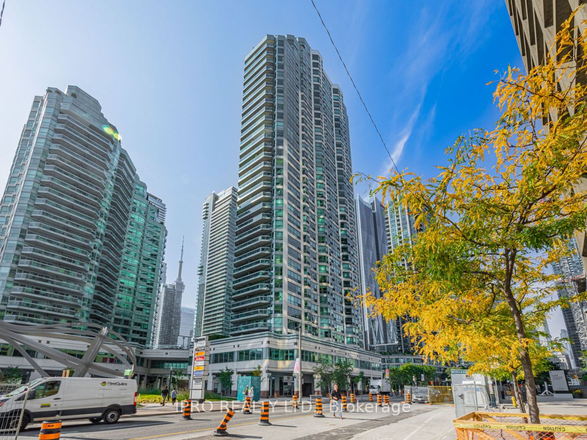 10 Yonge St, #1404