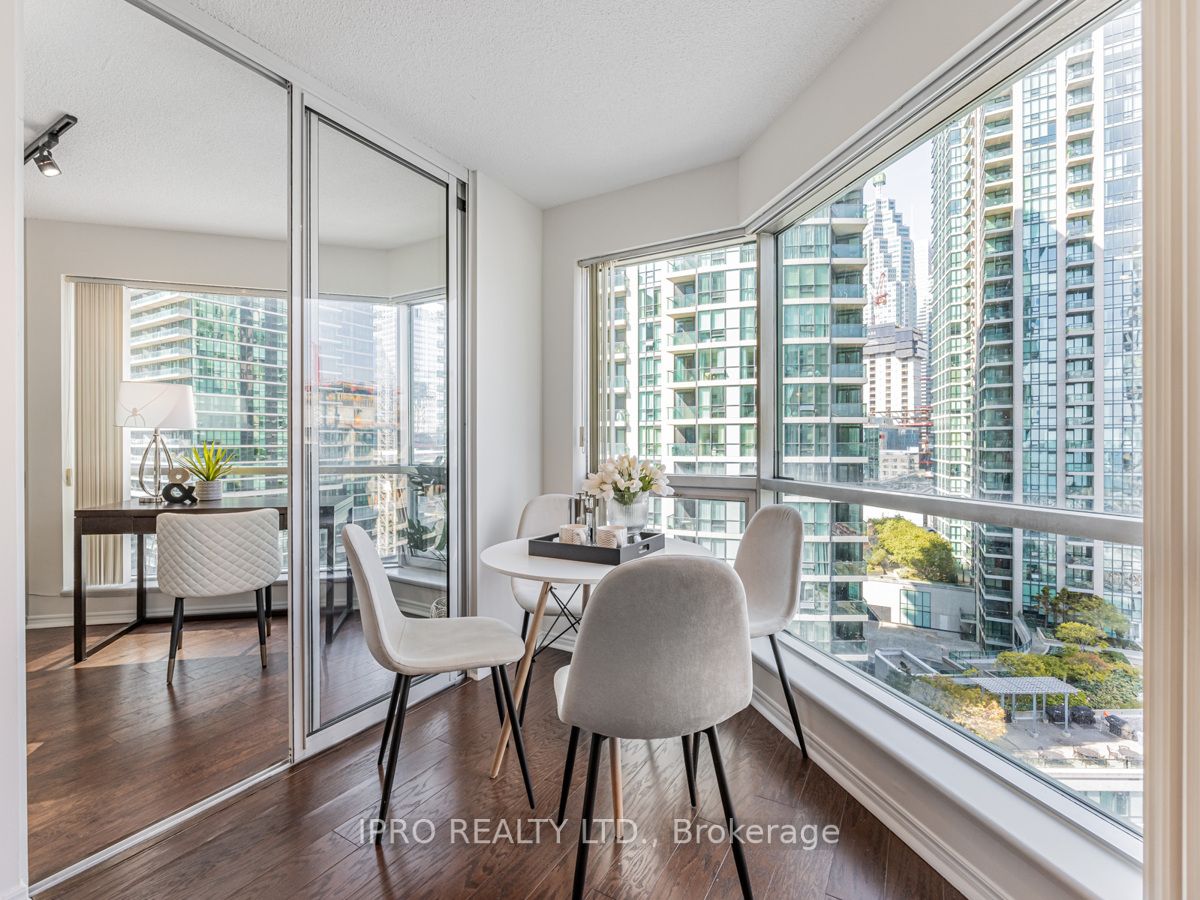 10 Yonge St, #1404