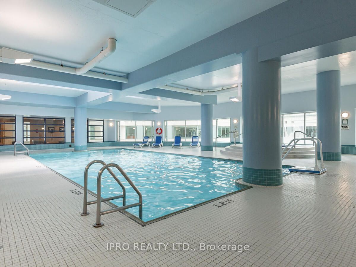 10 Yonge St, #1404
