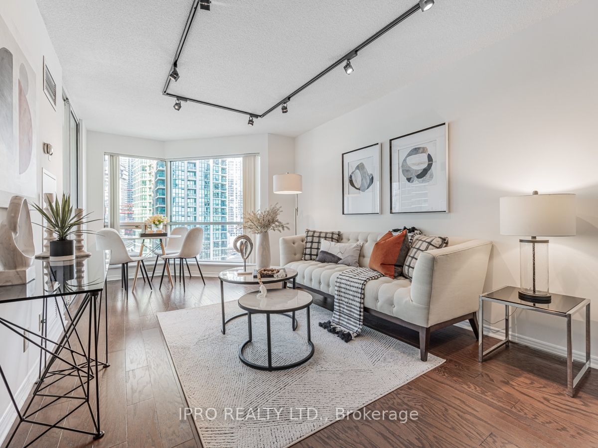 10 Yonge St, #1404