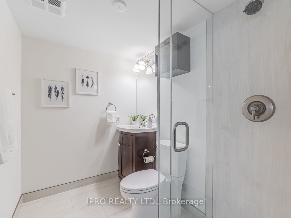 10 Yonge St, #1404