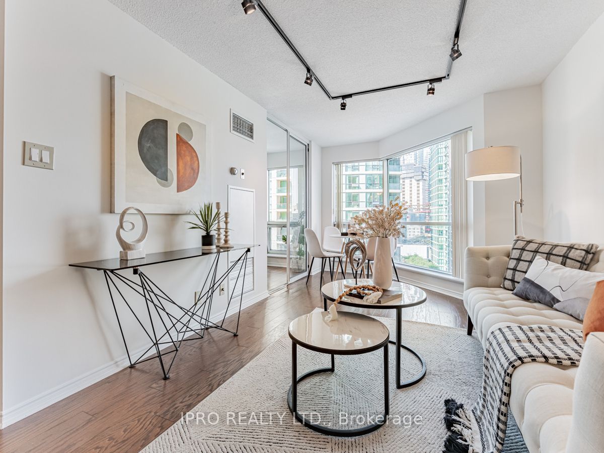10 Yonge St, #1404