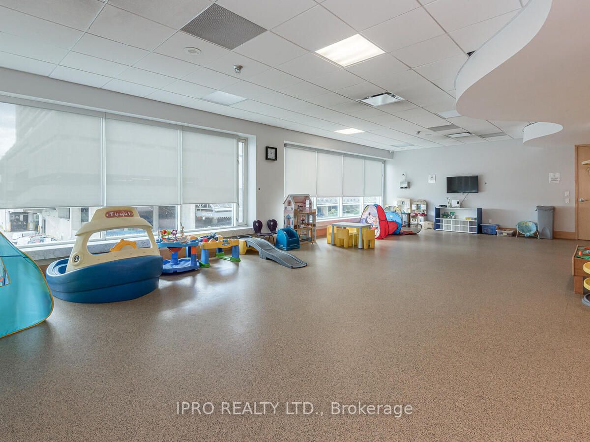 10 Yonge St, #1404