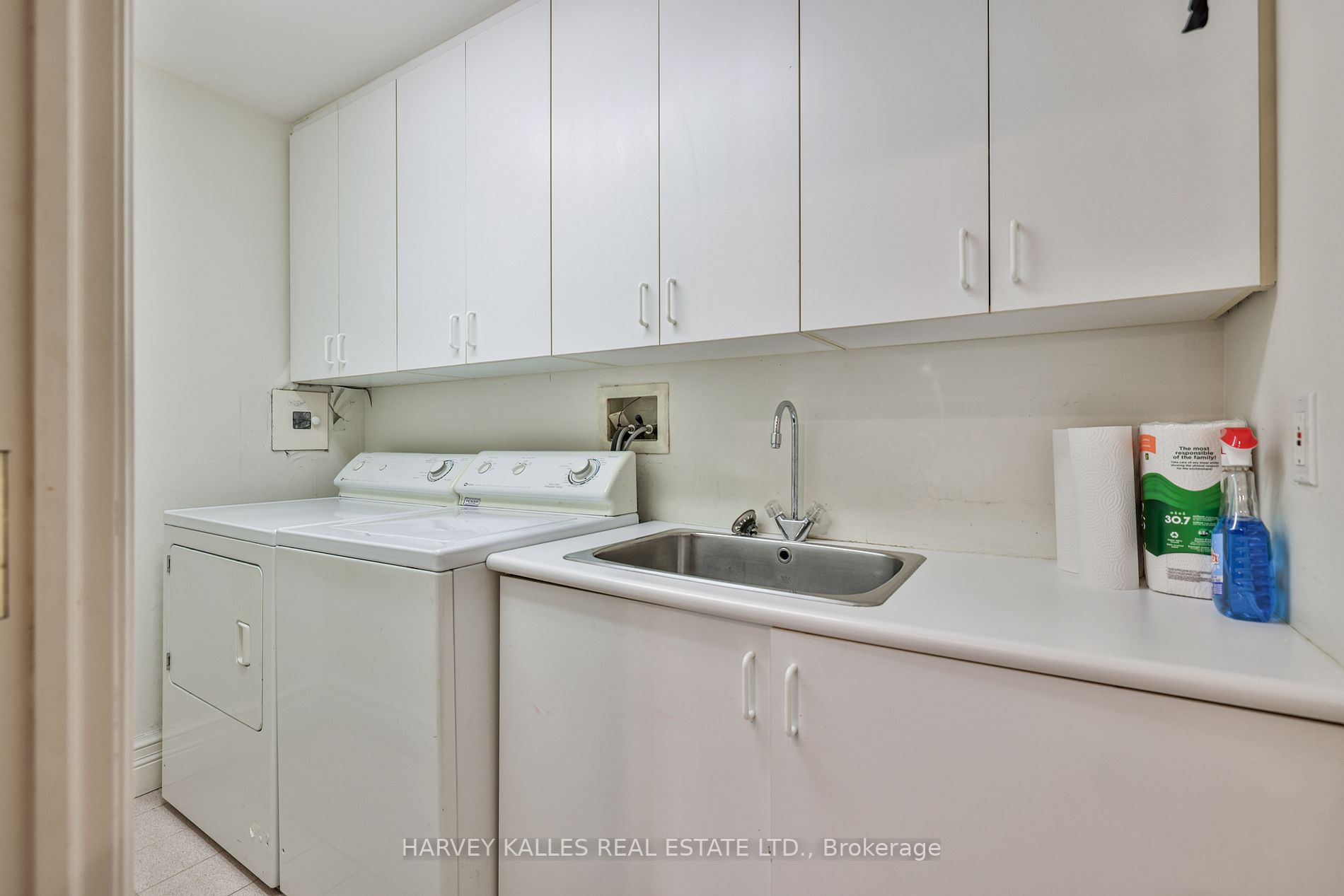 2 Chedington Pl, #2C