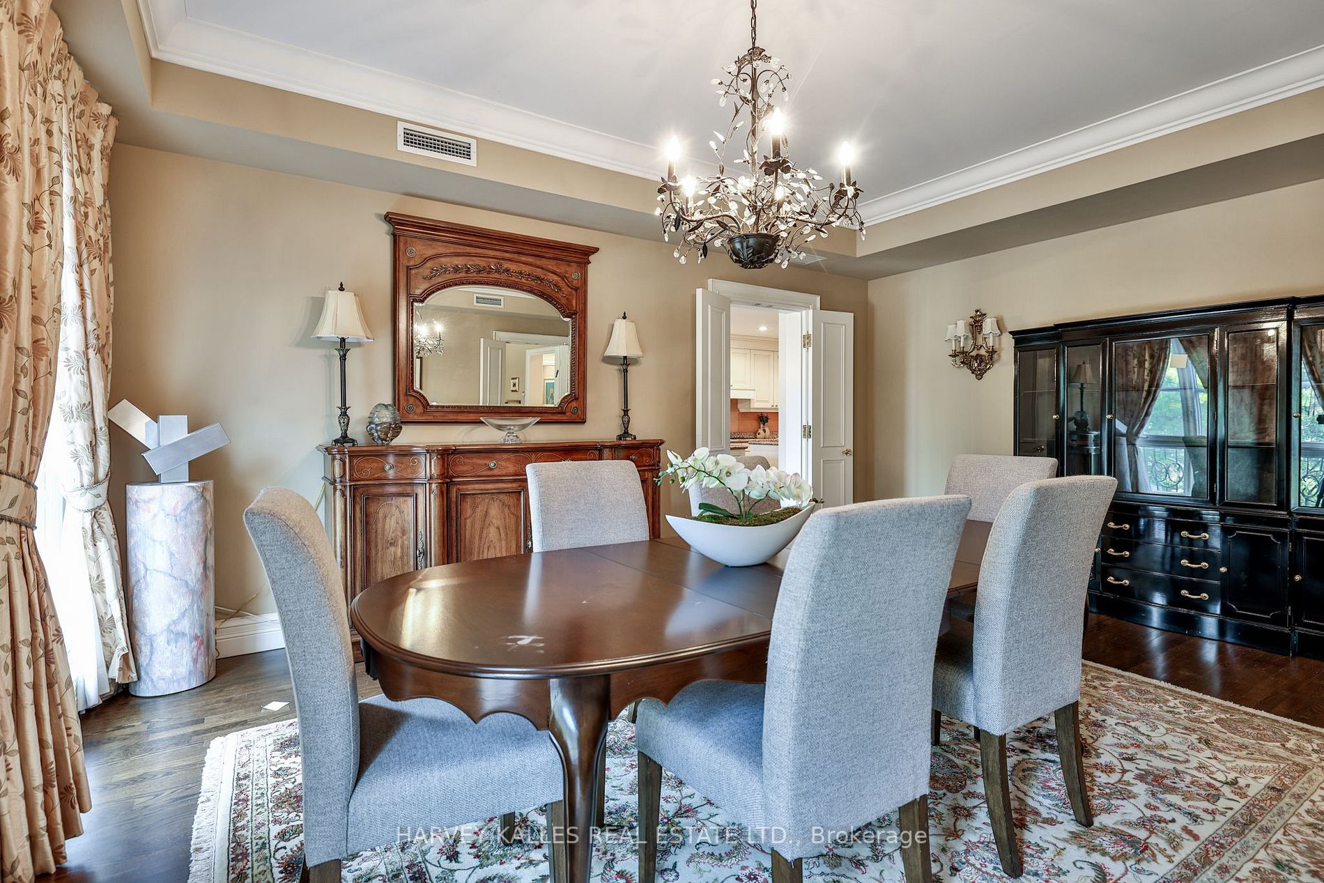 2 Chedington Pl, #2C