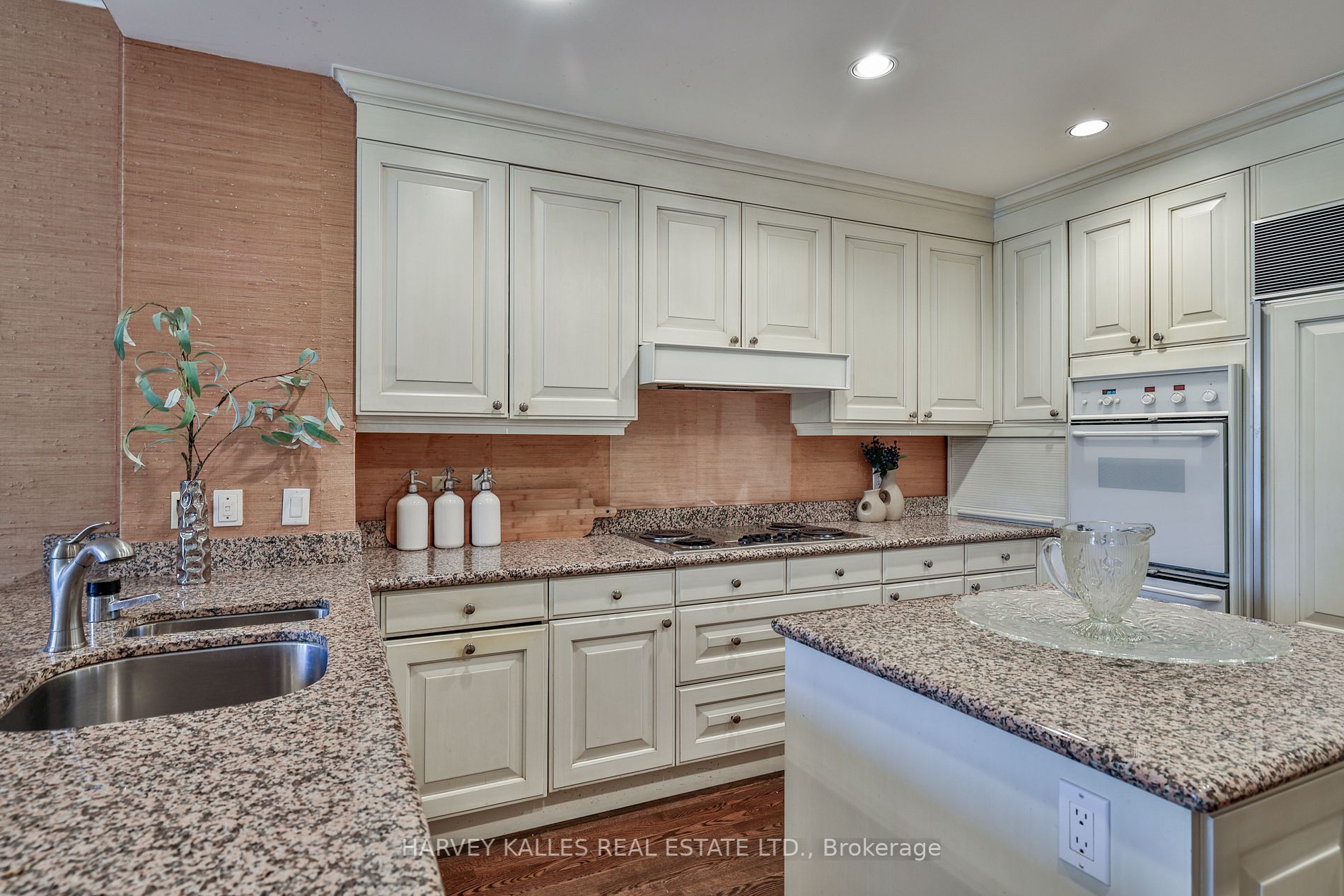 2 Chedington Pl, #2C