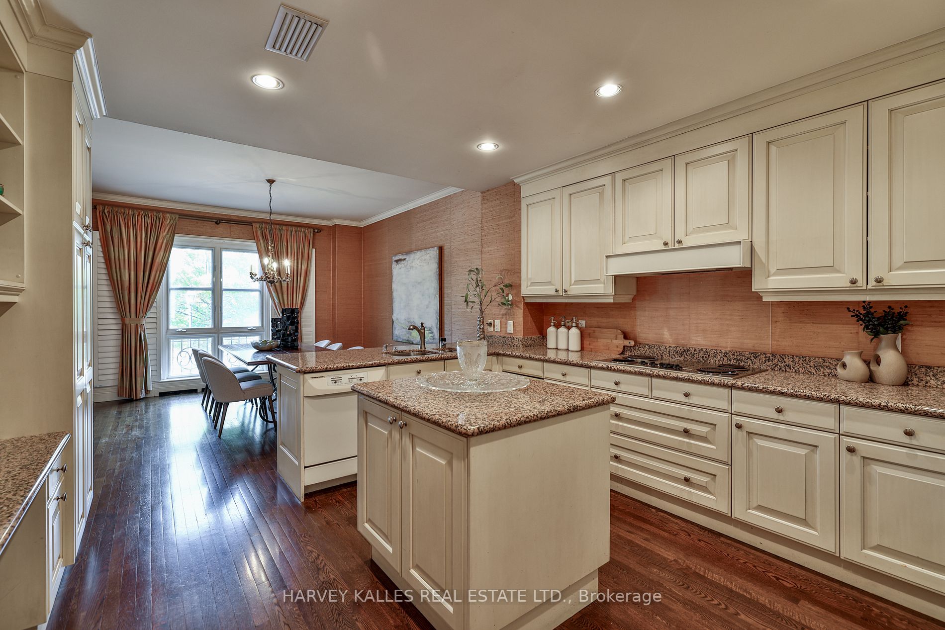 2 Chedington Pl, #2C