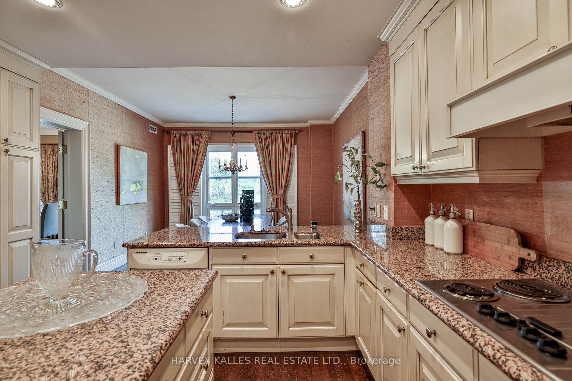 2 Chedington Pl, #2C