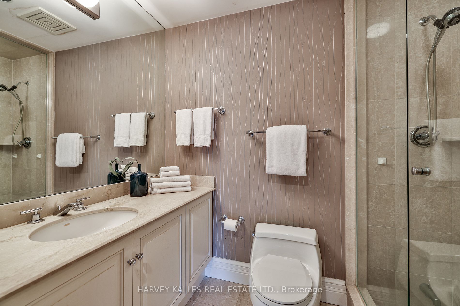 2 Chedington Pl, #2C