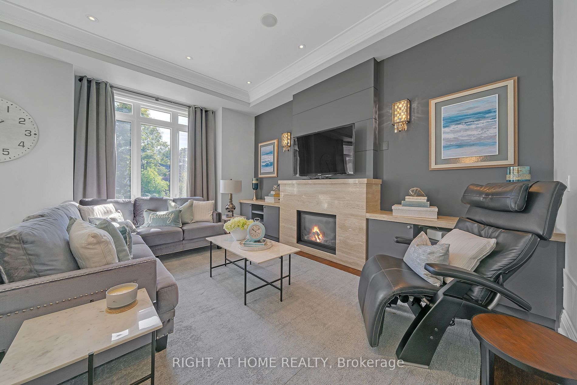 481 Broadway Ave