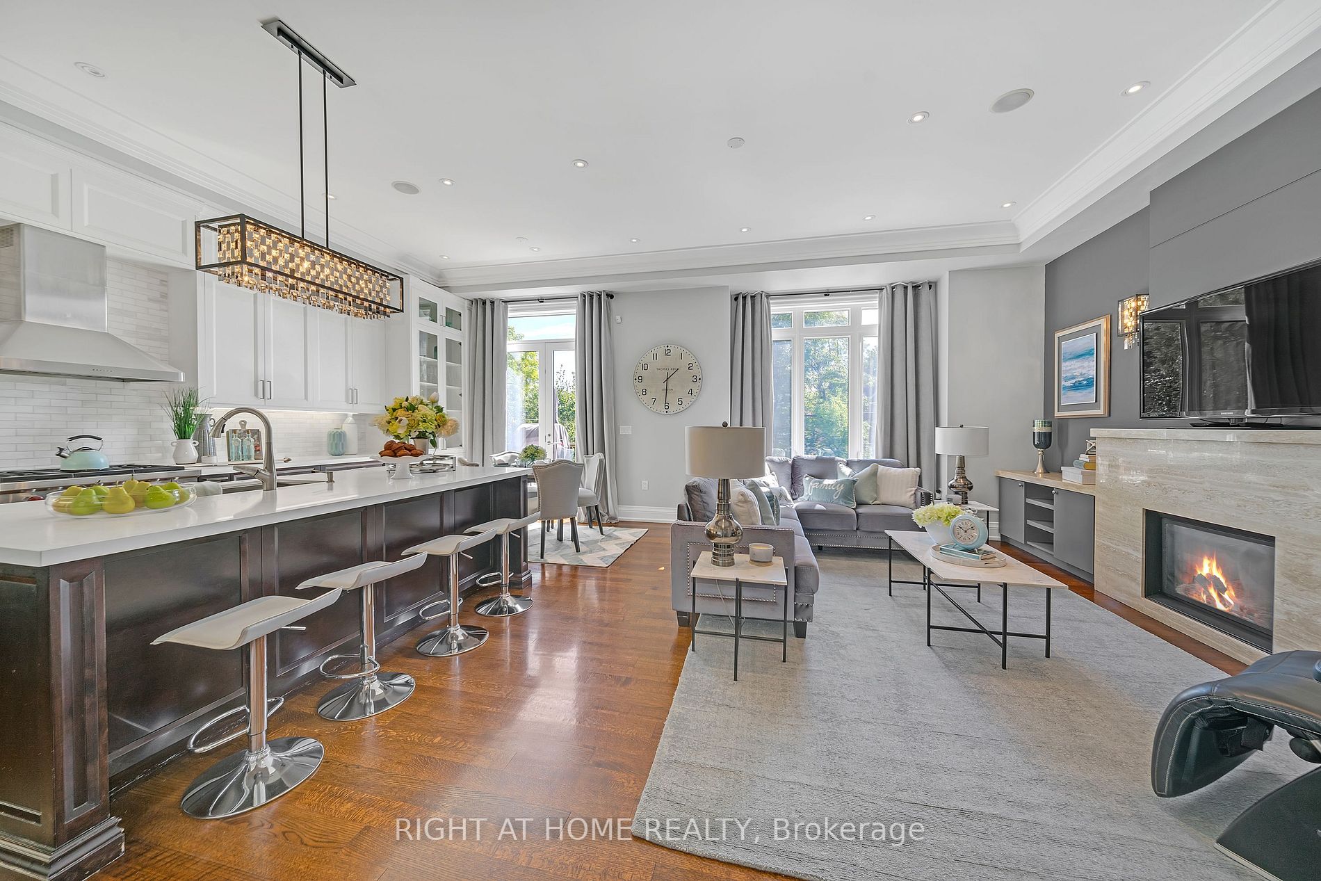 481 Broadway Ave