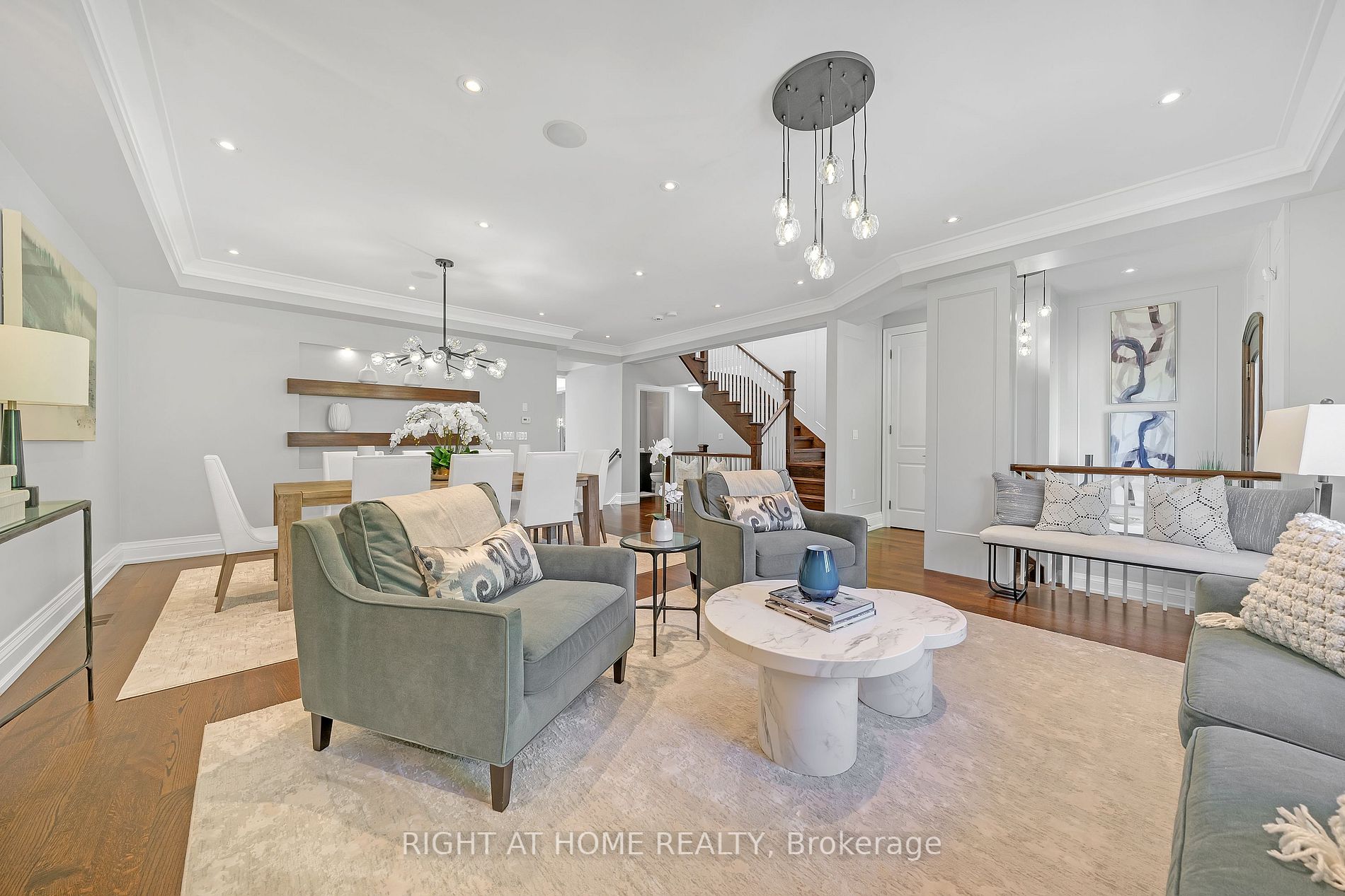 481 Broadway Ave