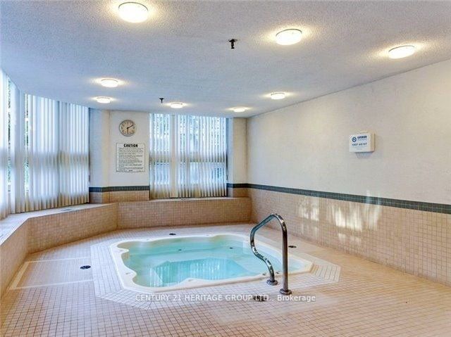 5 Kenneth Ave, #803