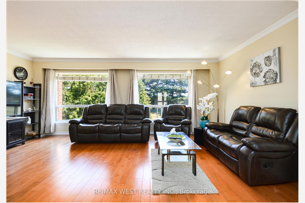 24 Nebula Starway, Toronto